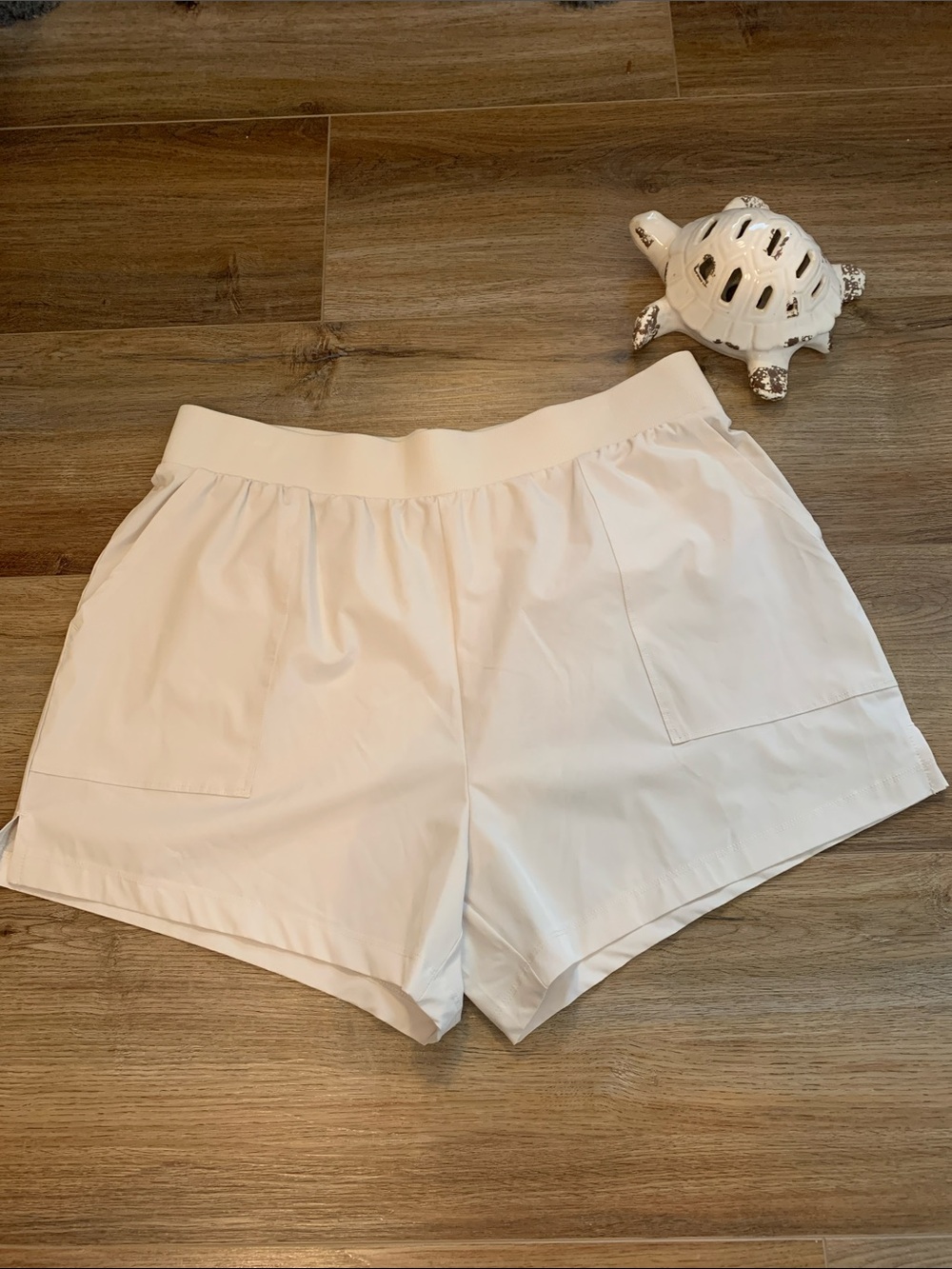 Women's White Elastic-Waist Relaxed Shorts by Kinesis size XL